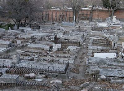 deterioro cementerio almudena